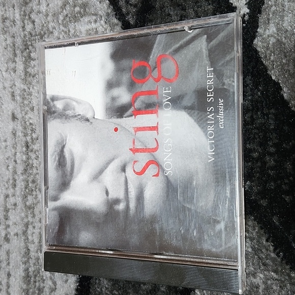 EXCLUSIVE VICTORIA SECRET 2003 SONGS OF LOVE BY STING CD 💿 - Picture 6 of 8